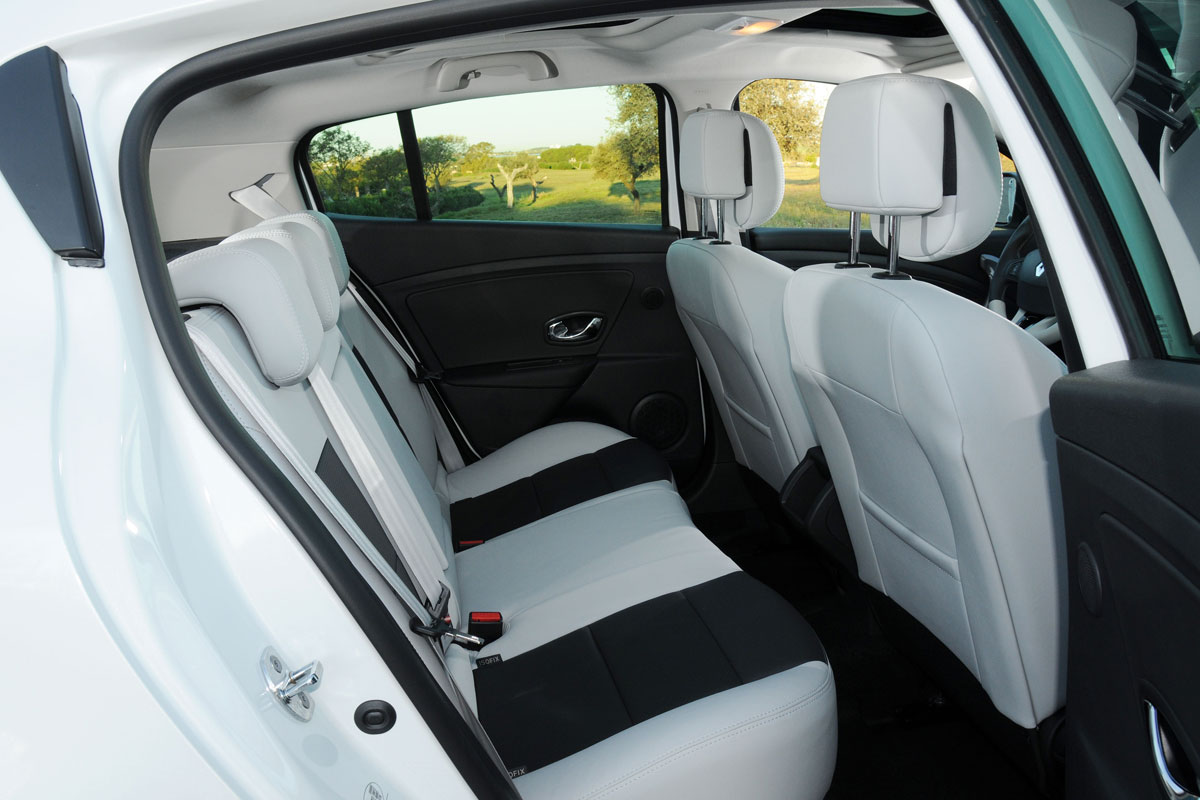 Renault Megane 1.2 GT-Line rear seats