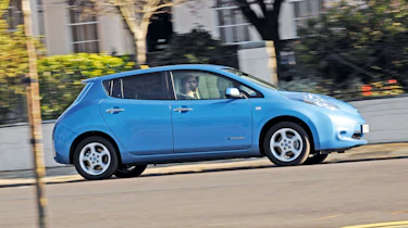 Nissan Leaf panning