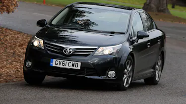 Toyota Avensis 2.0 D-4D front cornering