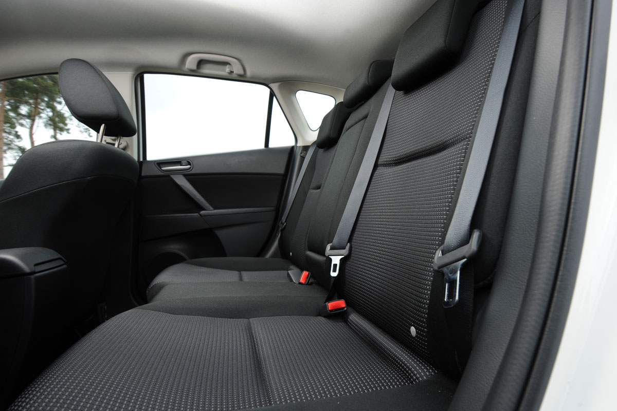 Mazda 3 1.6D TS2 rear seats