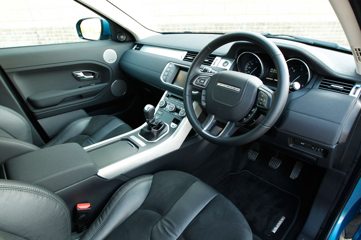 Range Rover Evoque 2WD interior