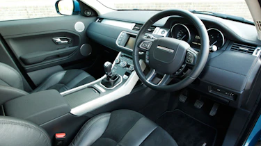 Range Rover Evoque 2WD interior