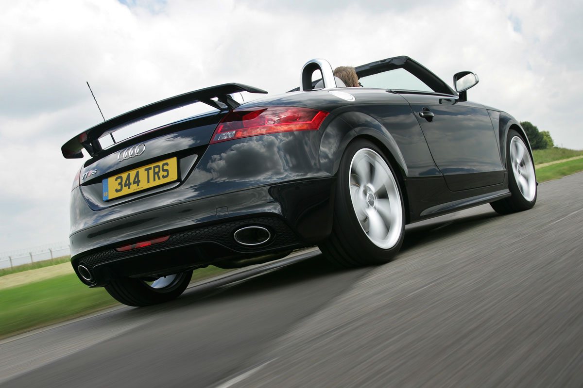 Audi TT RS Roadster rear tracking