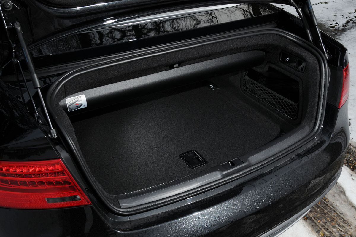 Audi S5 Cabriolet boot