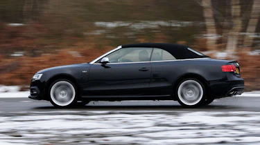 Audi S5 Cabriolet panning