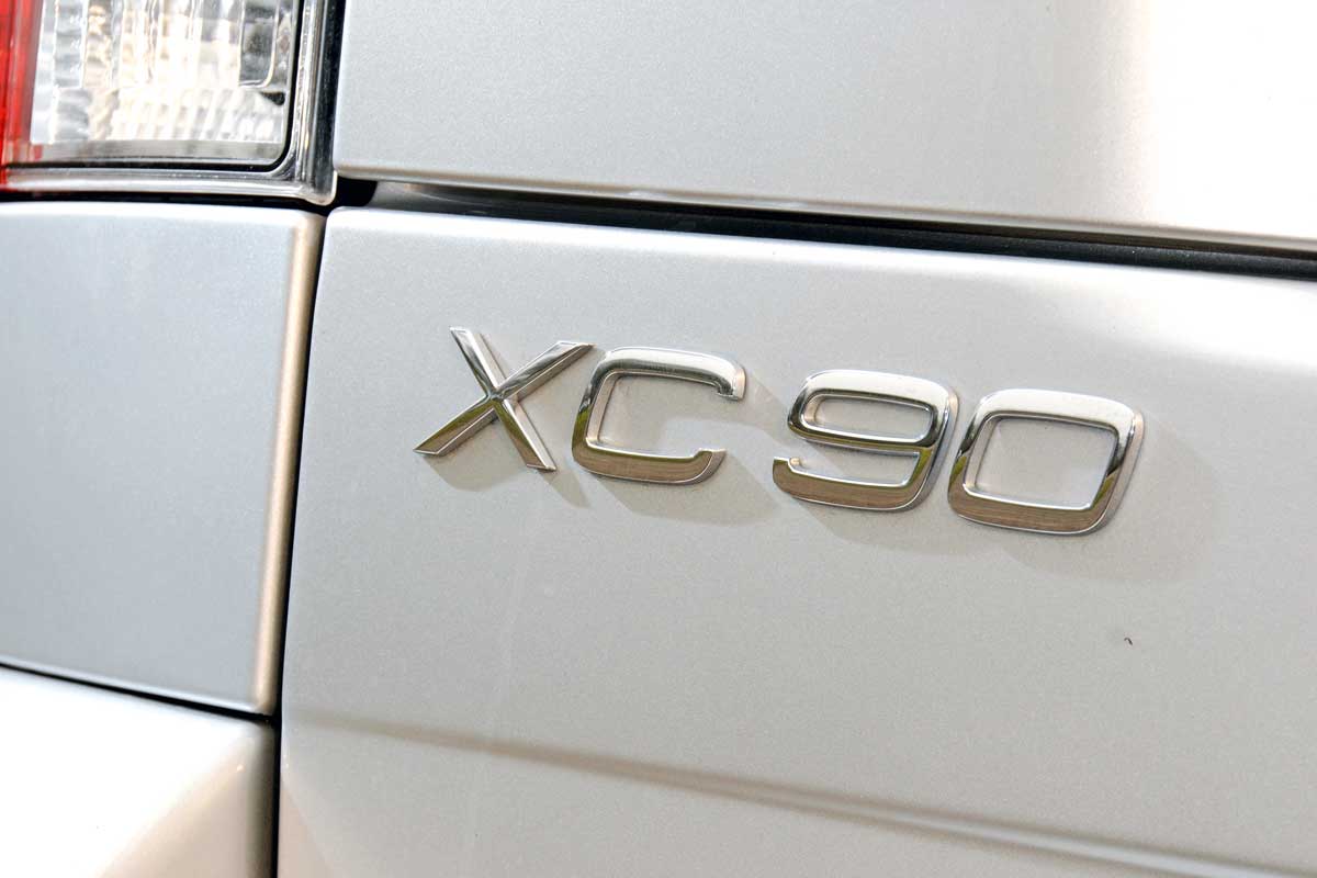 Volvo XC90 badge