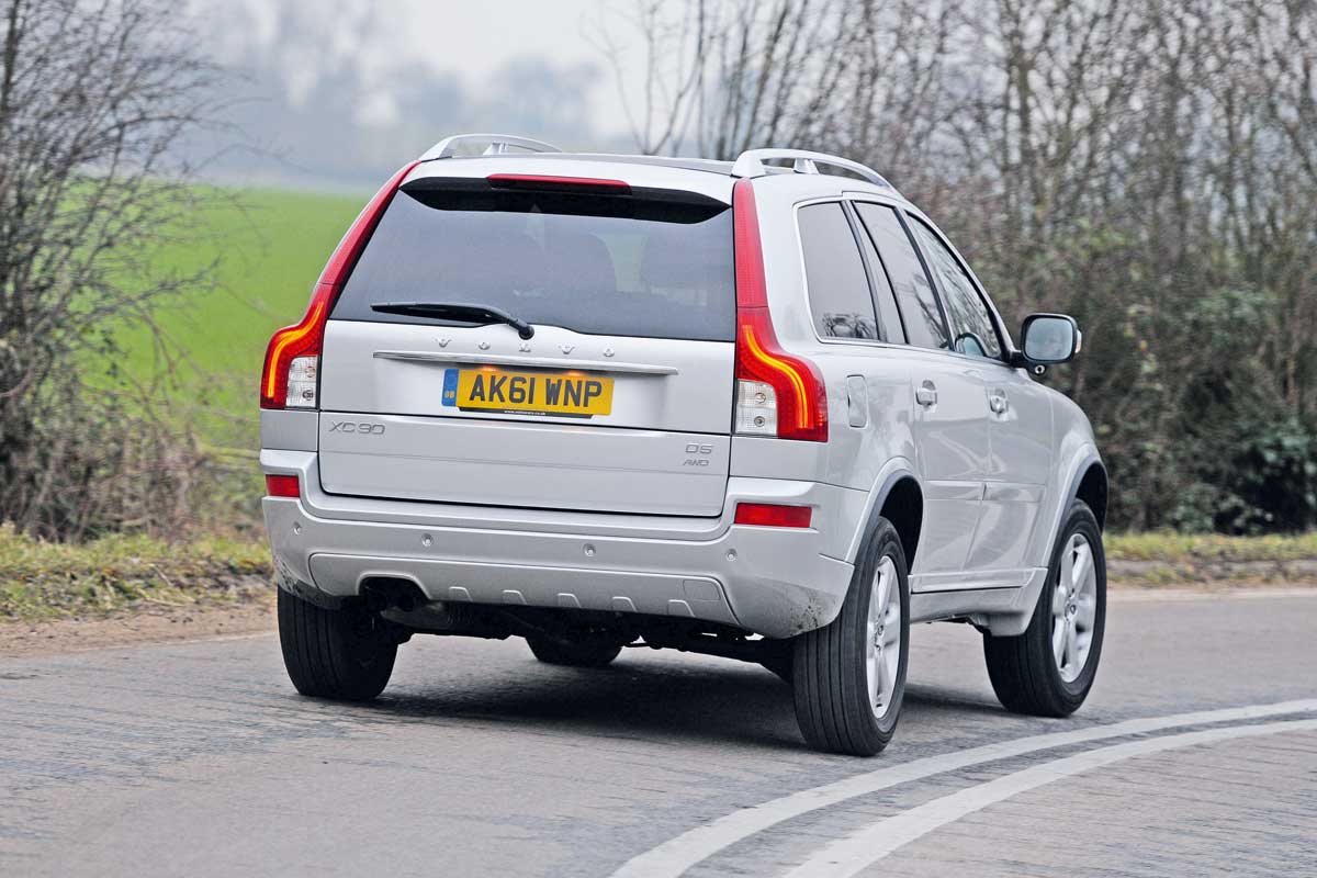 Volvo XC90 rear cornering