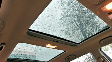 Kia Sorento panoramic roof