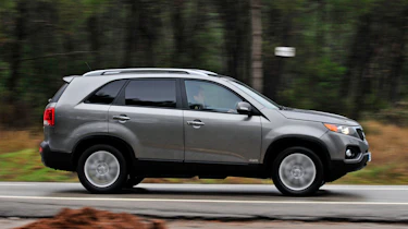 Kia Sorento panning