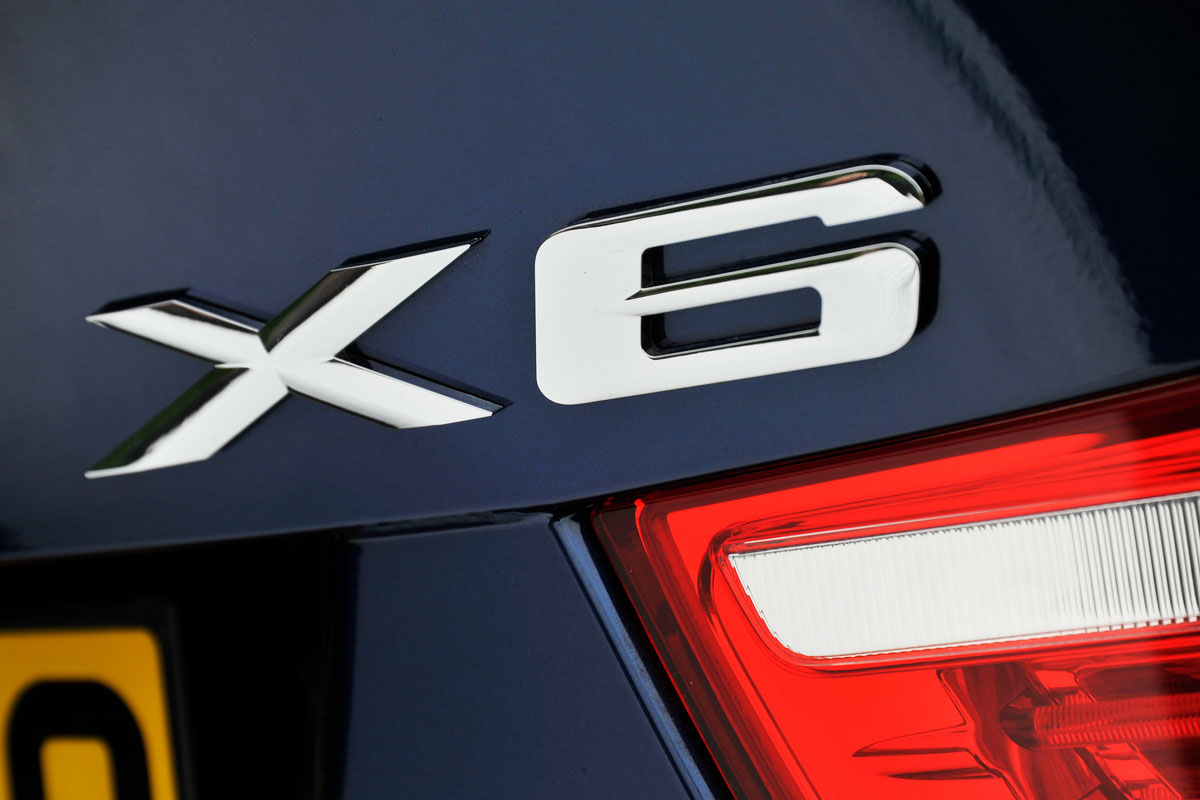 BMW X6 badge