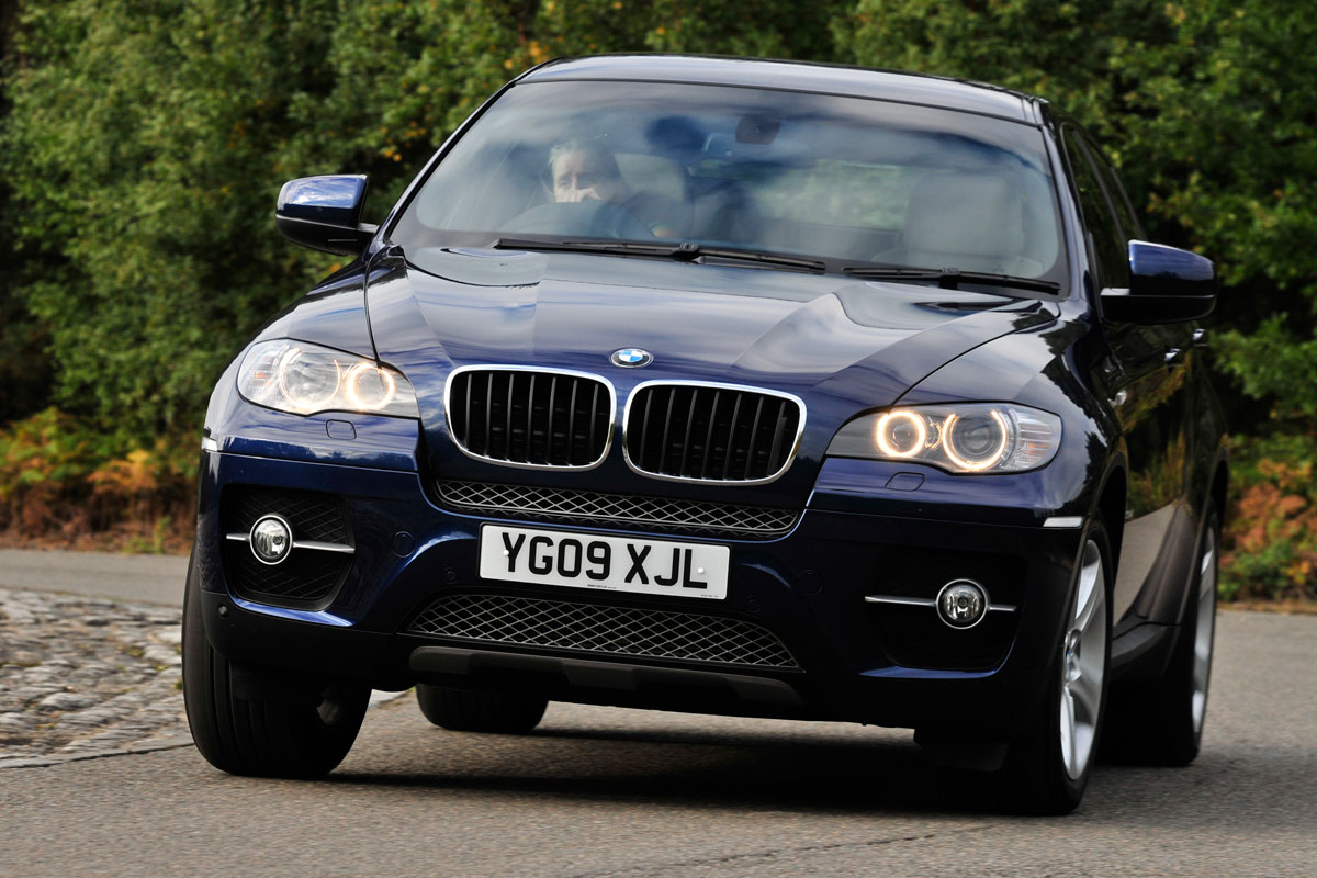 BMW X6 front cornering