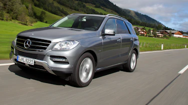 Mercedes M-Class front tracking