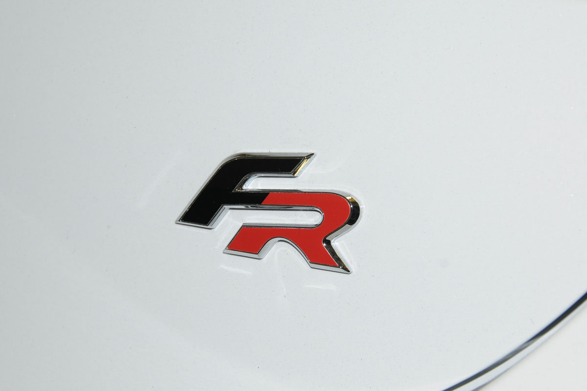 SEAT Leon FR+ Supercopa badge