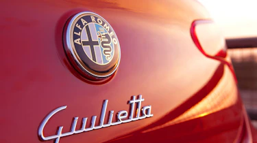 Alfa Romeo Giulietta TCT badge