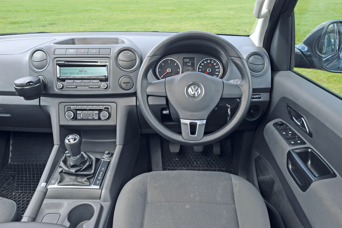 VW Amarok interior