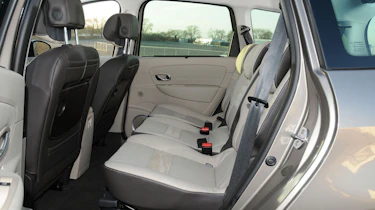 Renault Grand Scenic rear seats