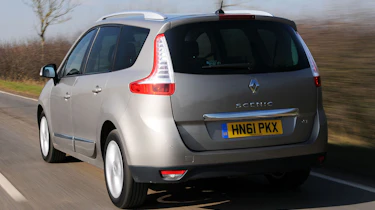 Renault Grand Scenic rear tracking