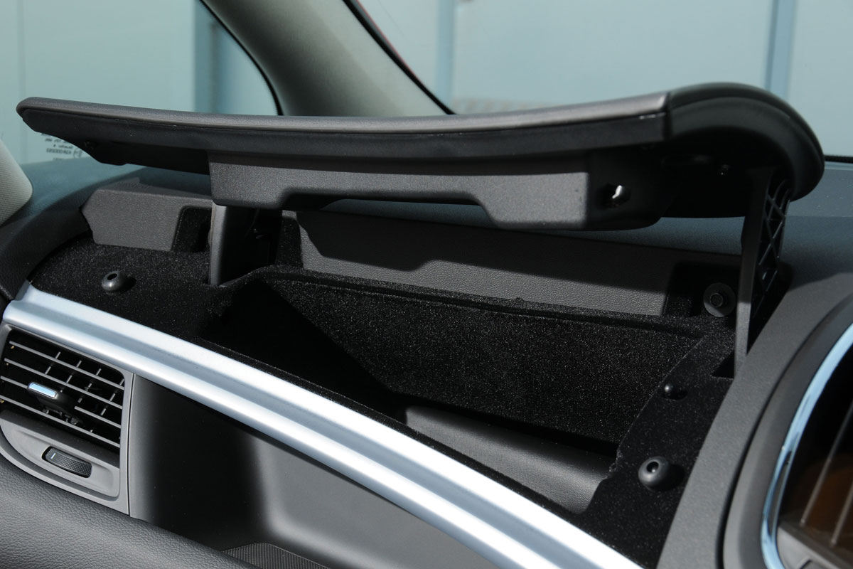 Vauxhall Zafira Tourer glove box