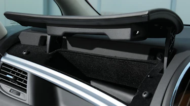 Vauxhall Zafira Tourer glove box