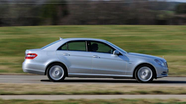 Mercedes E300 BlueTEC Hybrid panning
