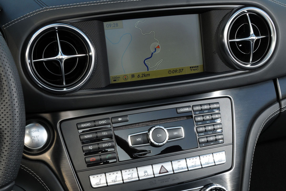Mercedes SL centre console