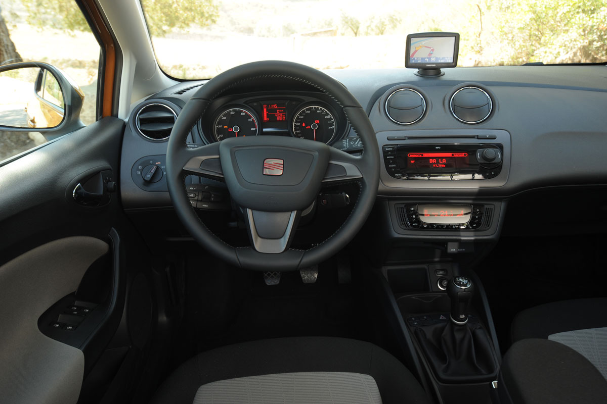 2012 SEAT Ibiza interior