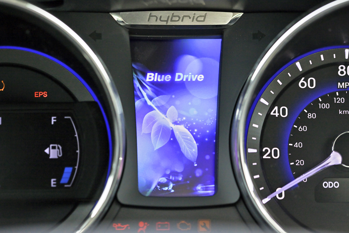 Hyundai Sonata Hybrid dash
