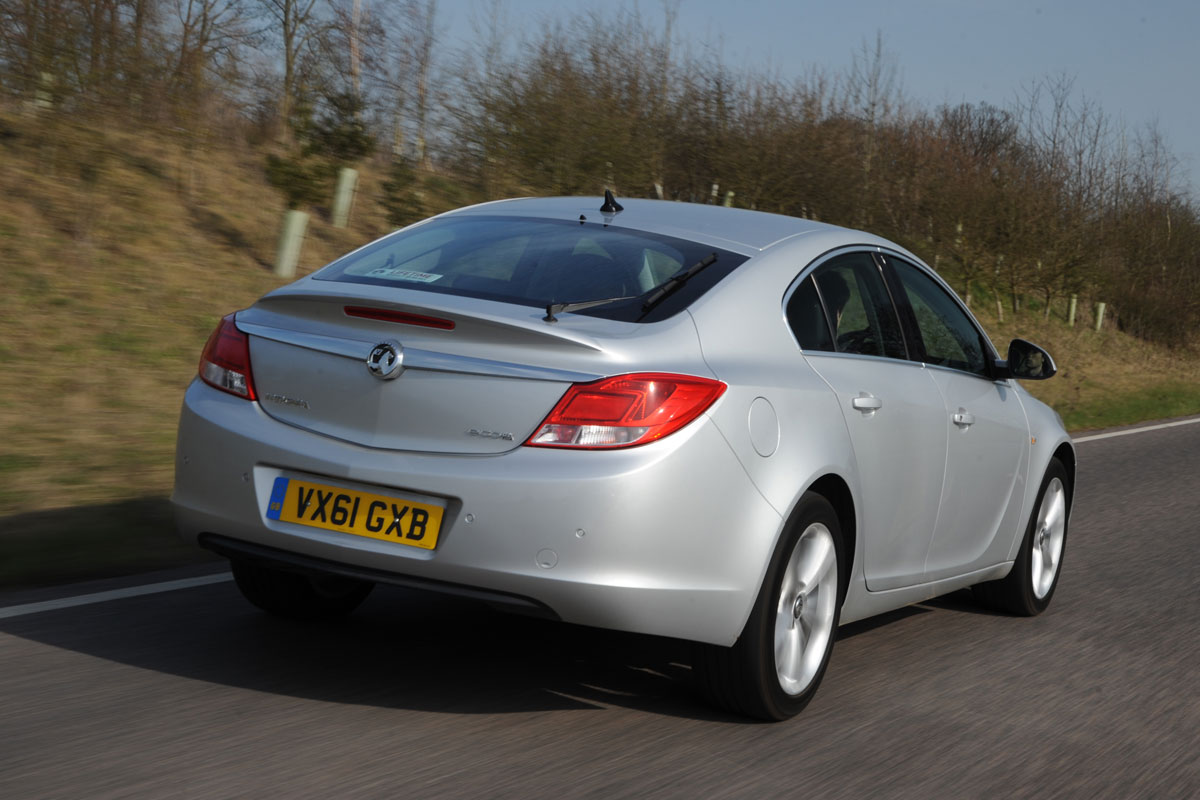 Vauxhall Insignia 2.0 CDTI ecoFLEX rear tracking