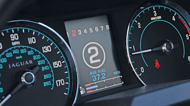 Jaguar XF display