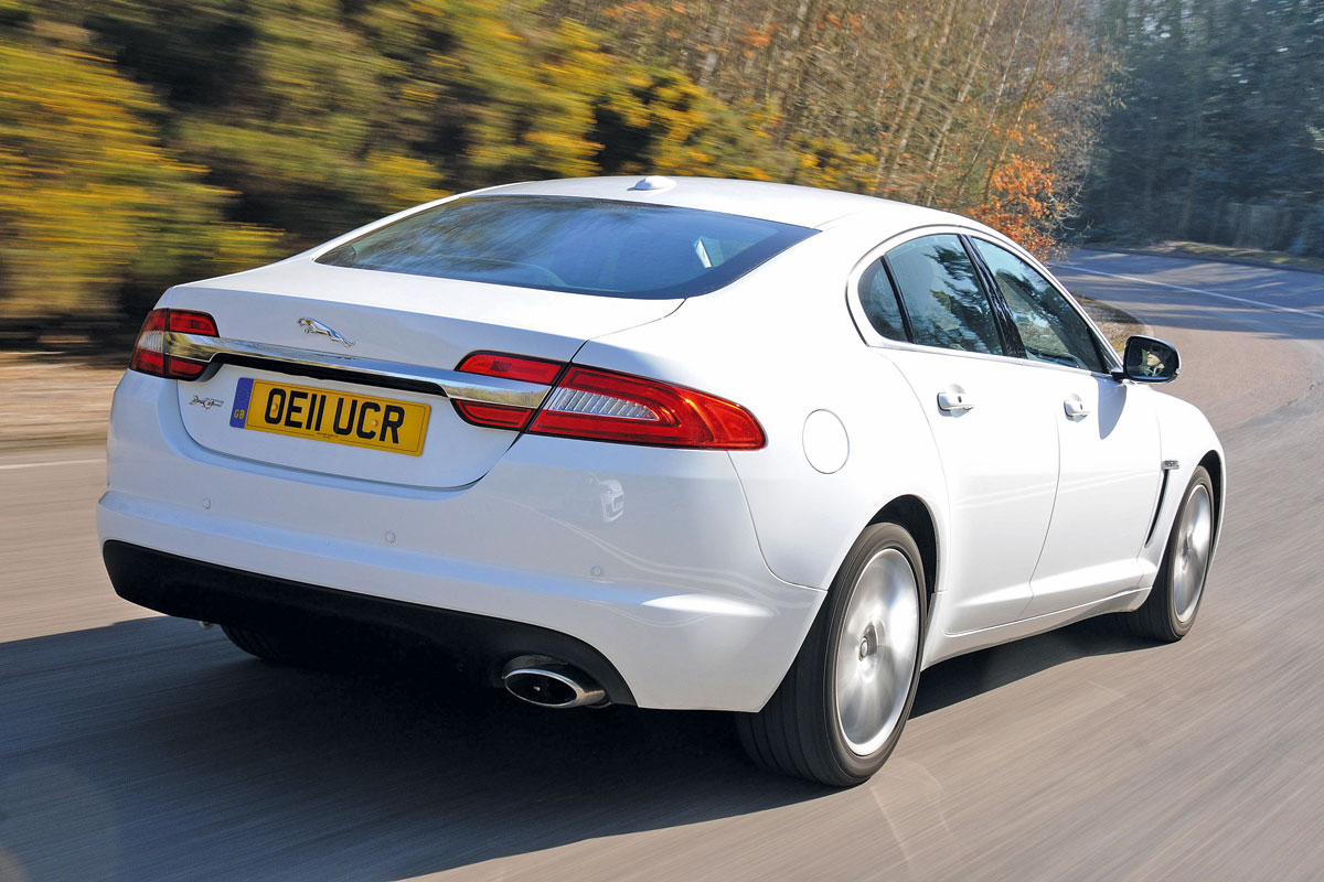 Jaguar XF rear tracking