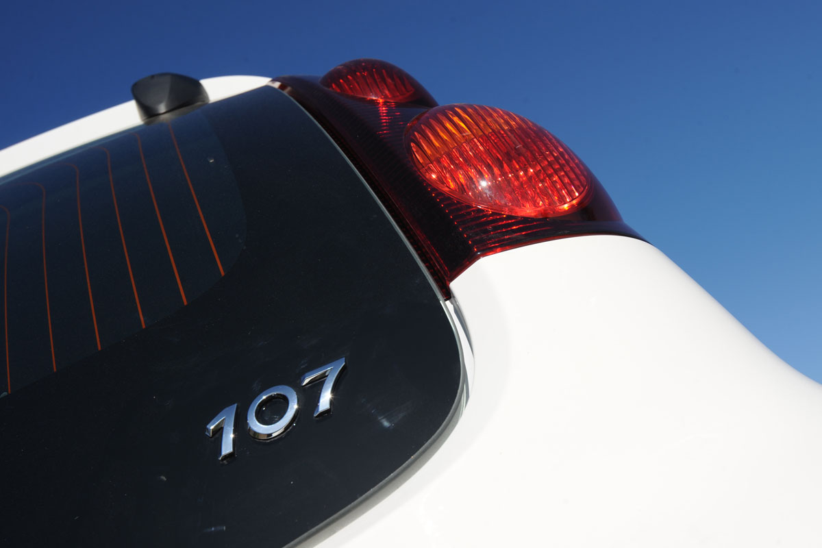 Peugeot 107 1.0 Active badge