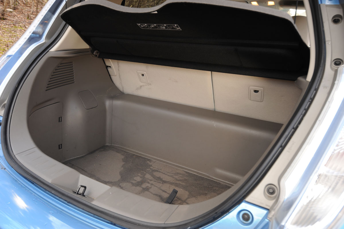 Nissan Leaf boot