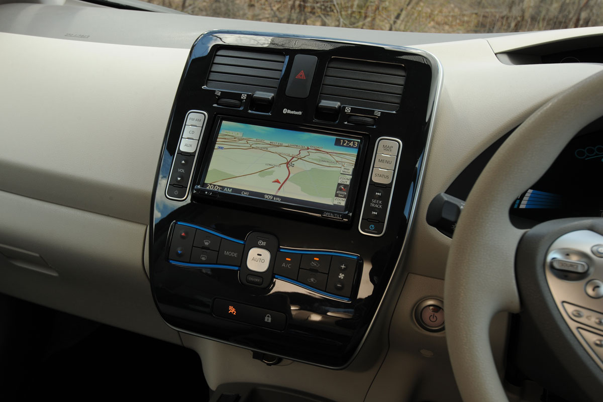 Nissan Leaf centre console