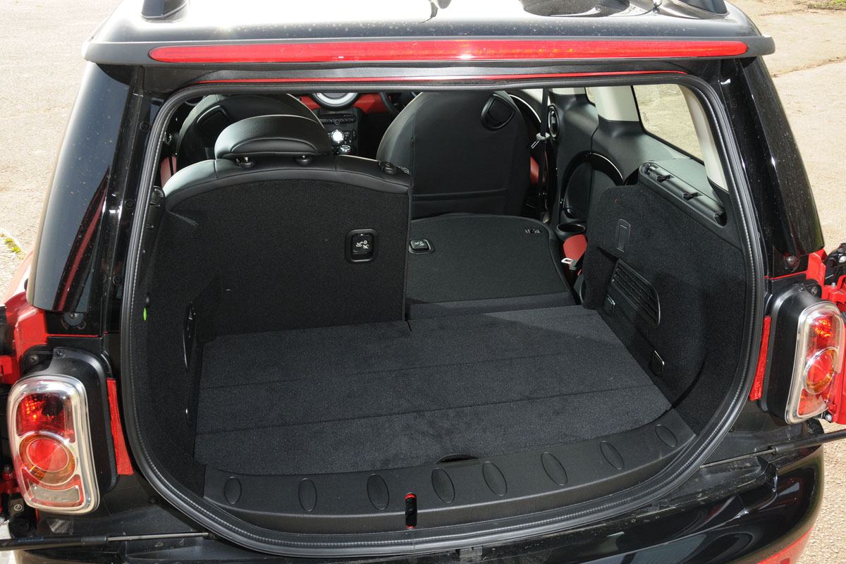 MINI Cooper D Clubman boot