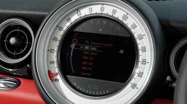 MINI Cooper D Clubman display