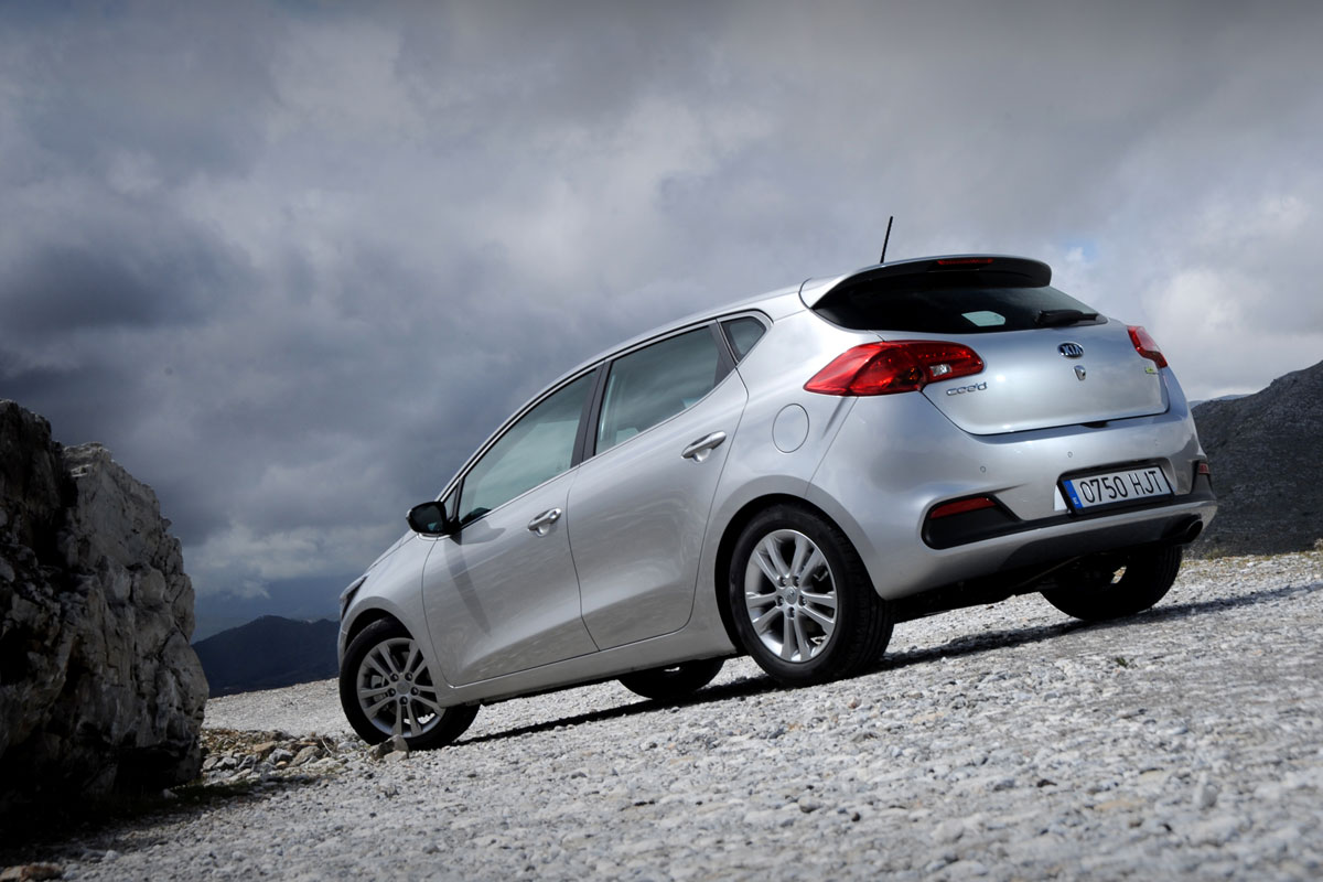 Kia Cee'd rear three-quarters