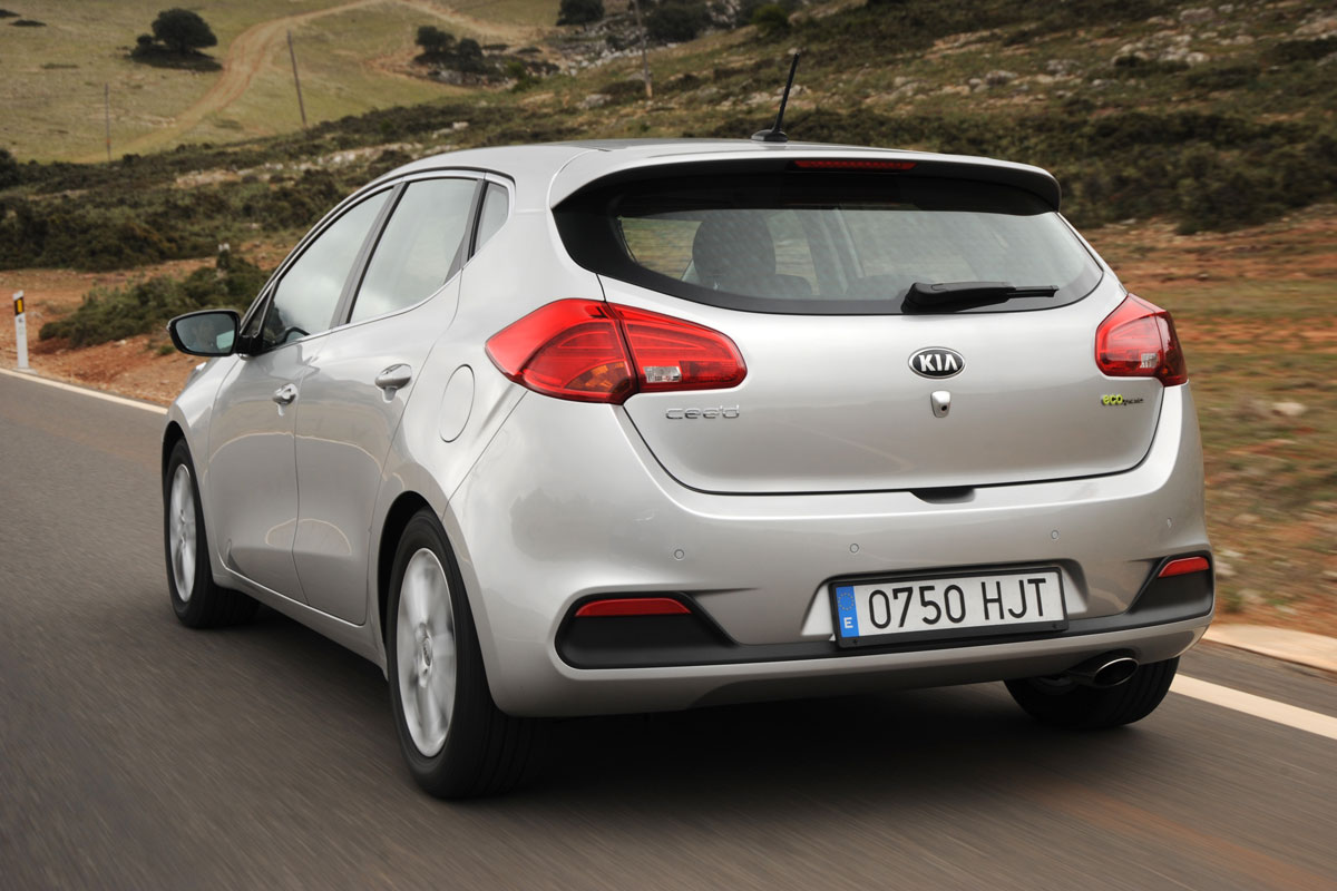 Kia Cee'd rear tracking