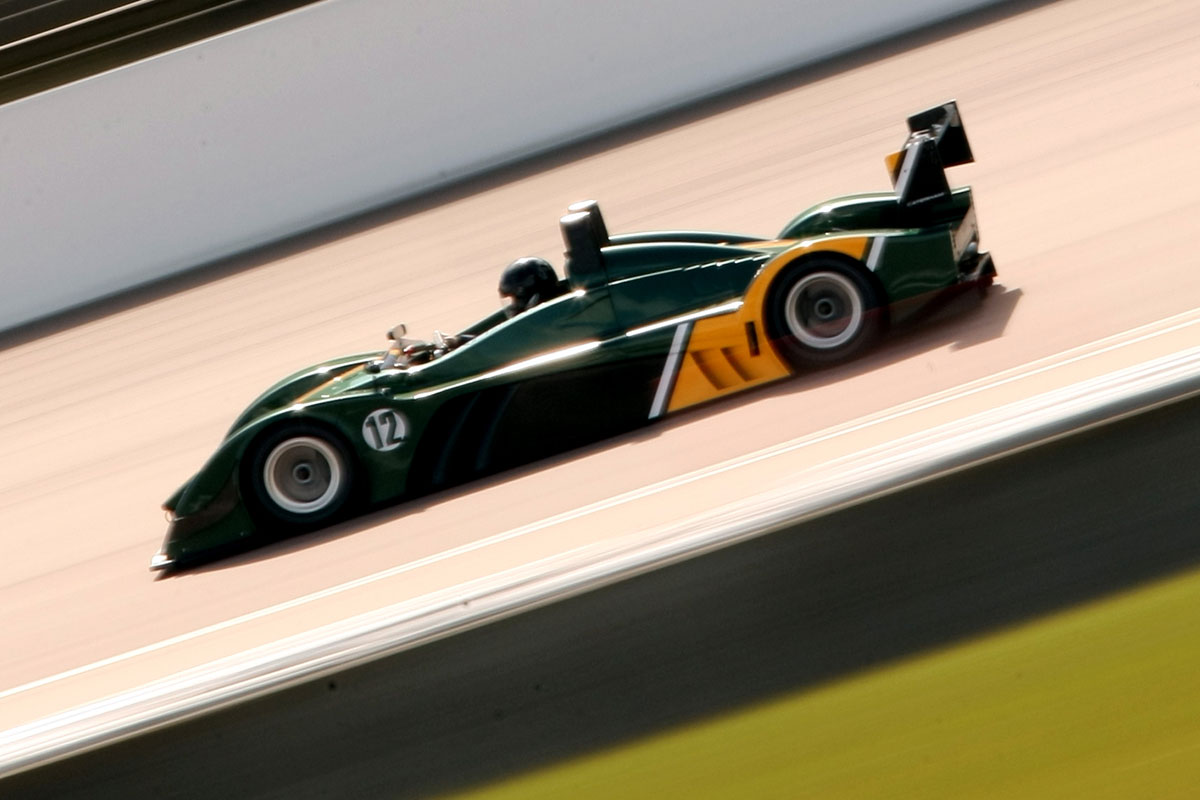 Caterham SP/300R panning