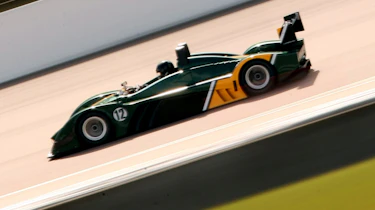 Caterham SP/300R panning