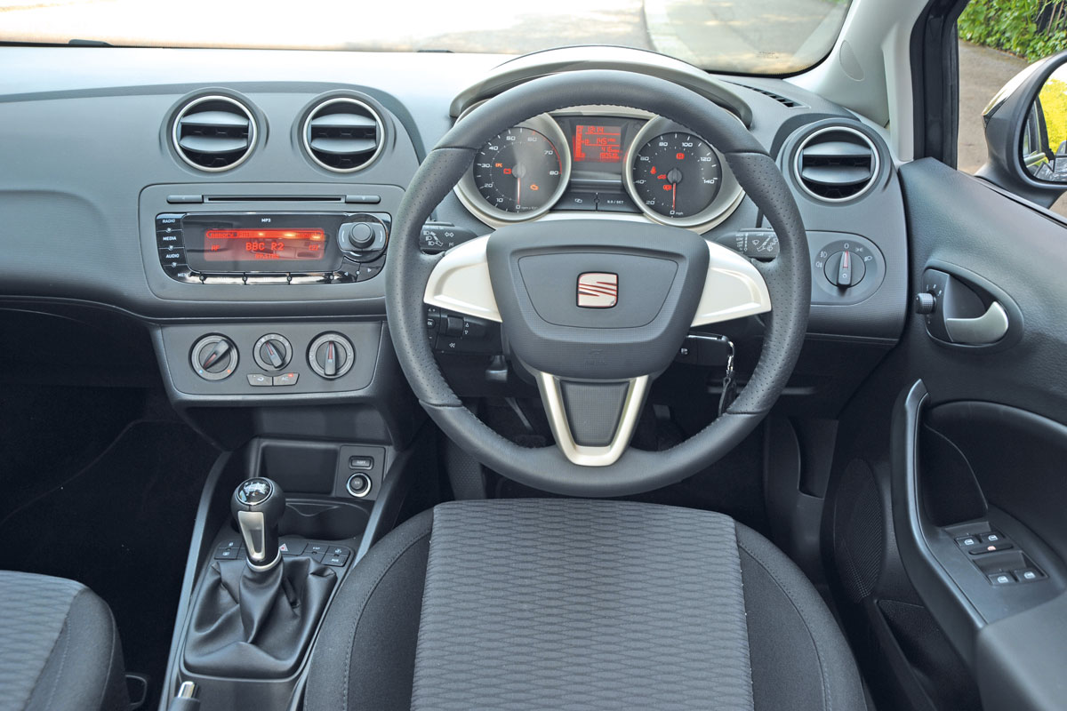 SEAT Ibiza ST dash