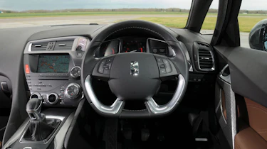 Citroen DS5 HDi dash