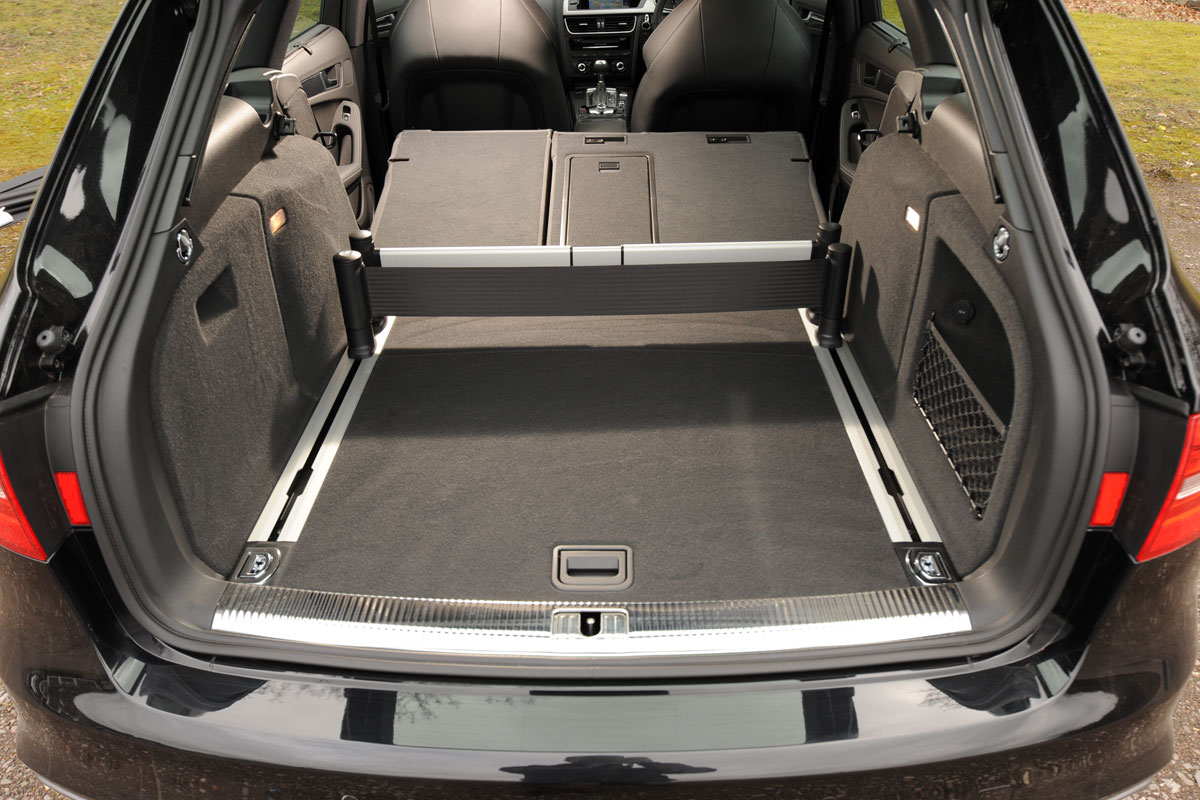 Audi S4 Avant boot