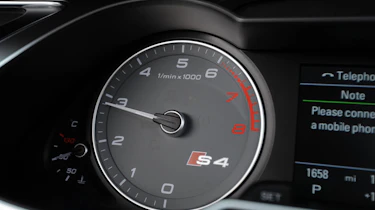 Audi S4 Avant dials