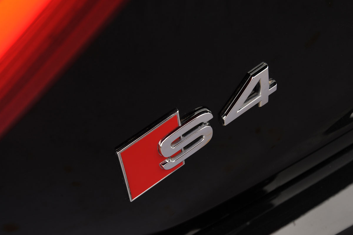 Audi S4 Avant badge