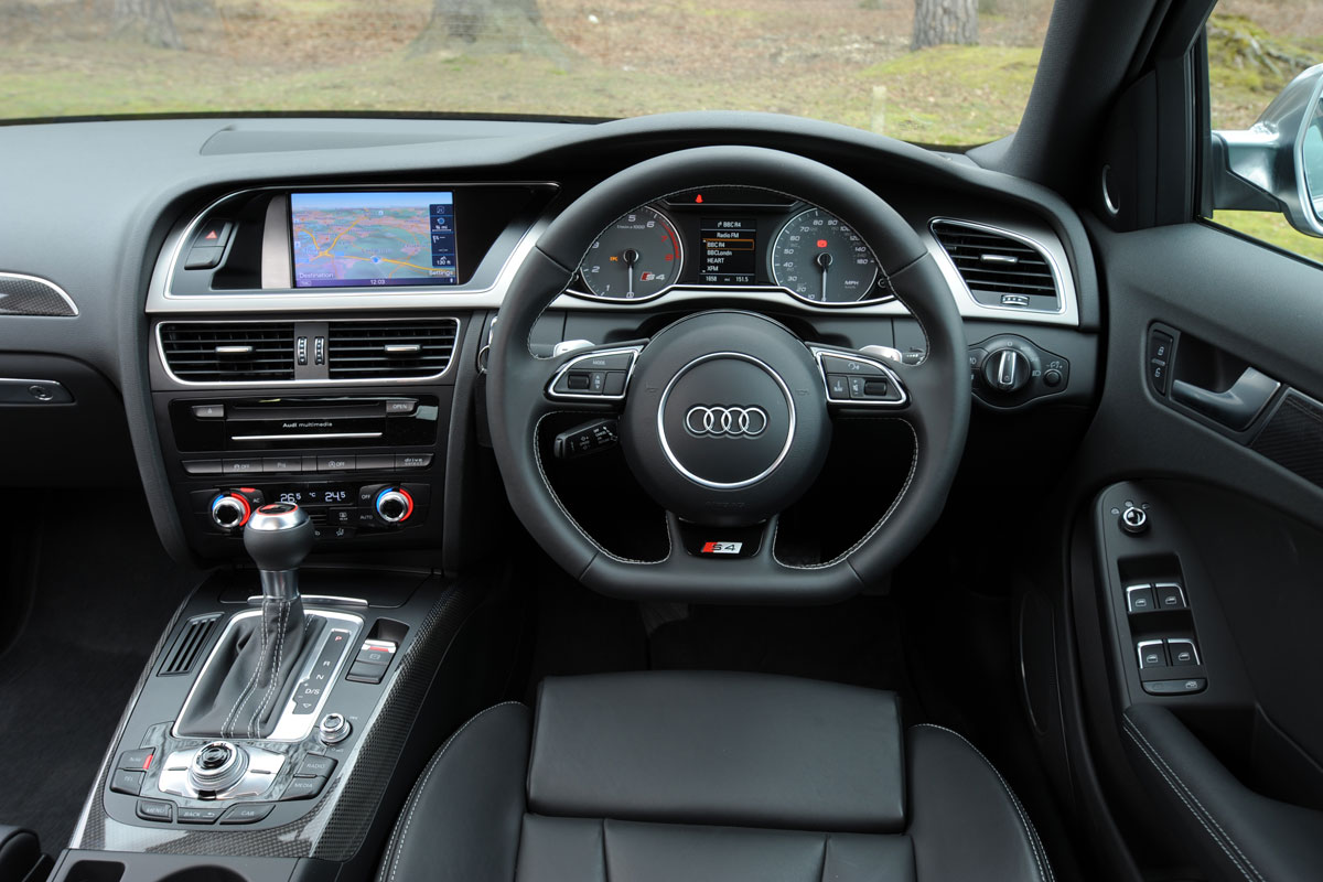 Audi S4 Avant dash