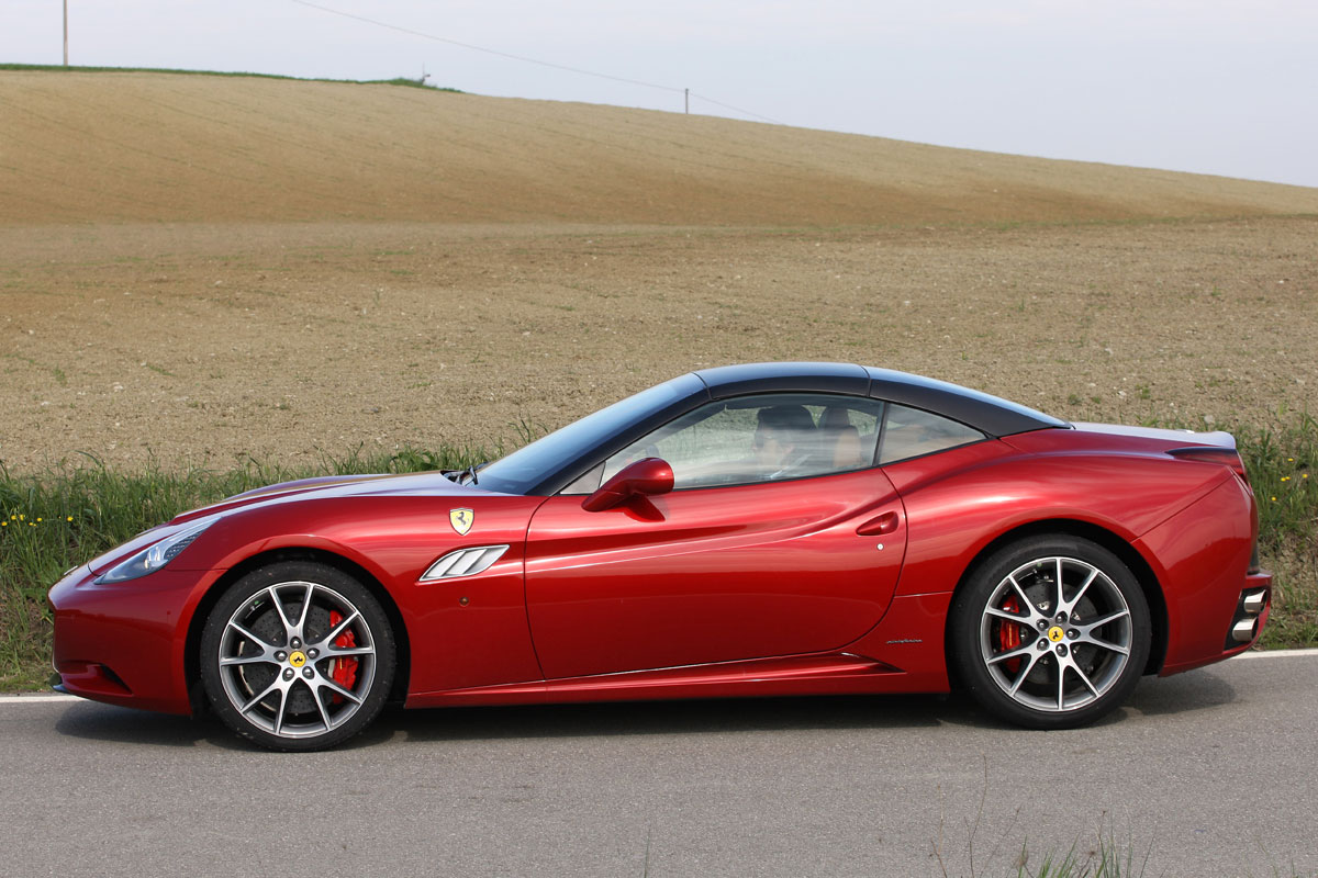 Ferrari California profile