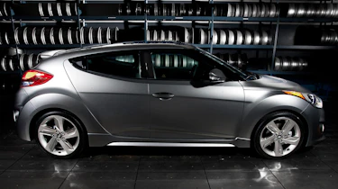 Hyundai Veloster Turbo profile