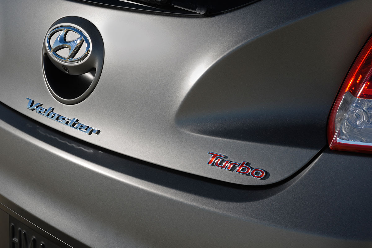 Hyundai Veloster Turbo badge