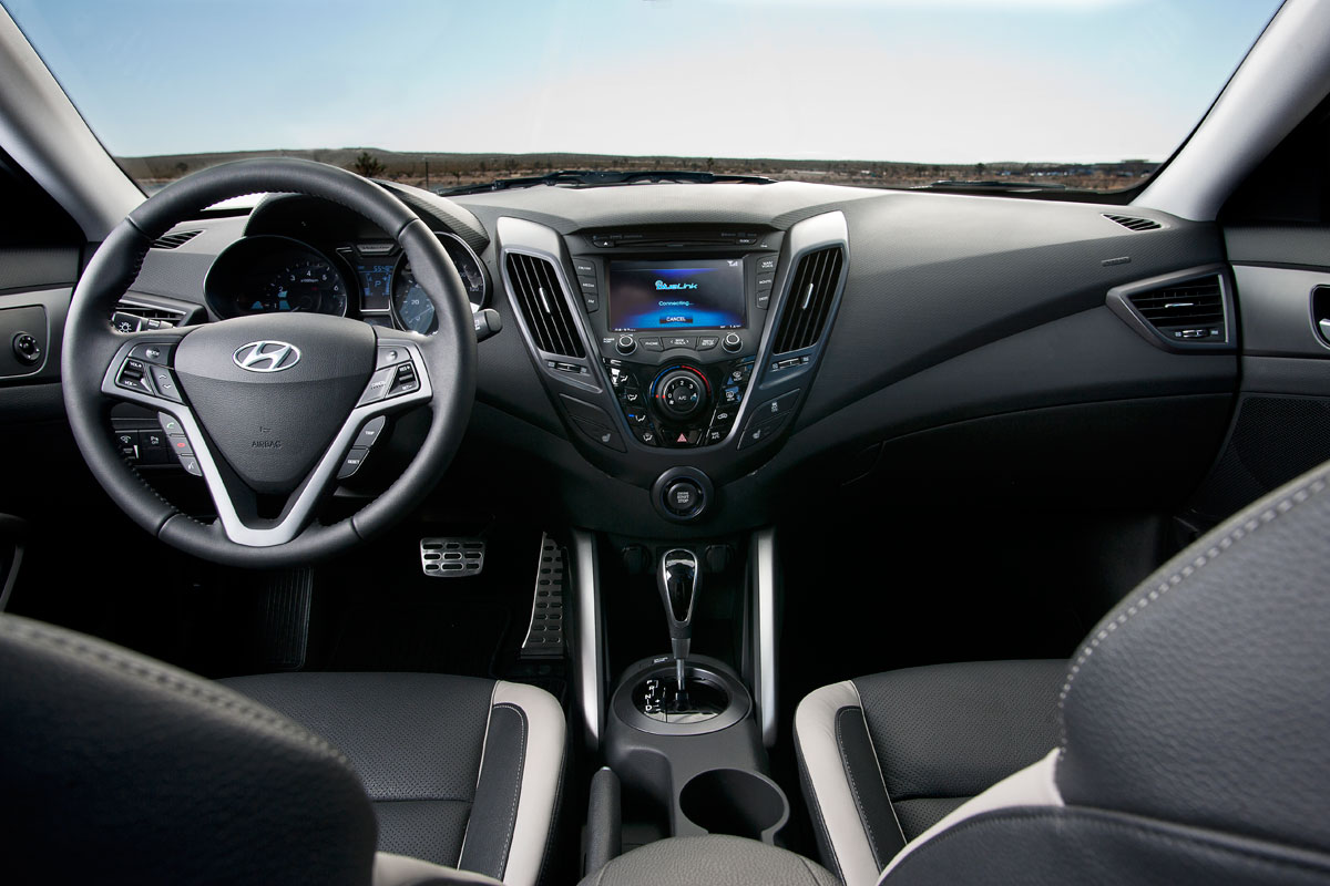 Hyundai Veloster Turbo interior