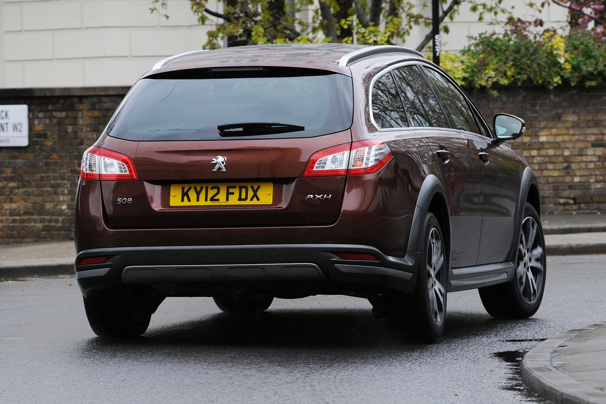 Peugeot 508 RXH rear cornering